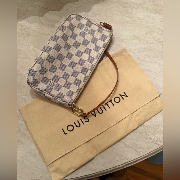 100% Authentic Louis Vuitton Pochette Accessoires NM Damier; Excellent condition - Picture 1 of 16